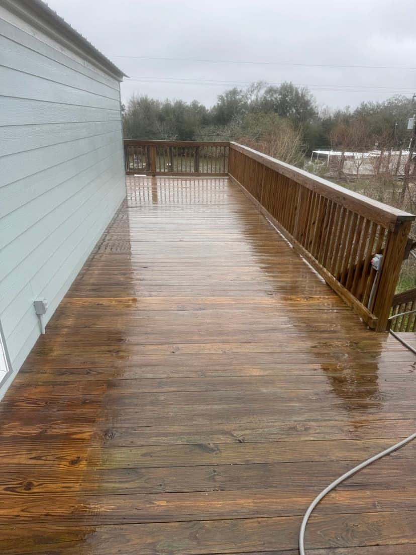 Deck Restoration & Vinyl Fence Soft Washing service in New Orleans